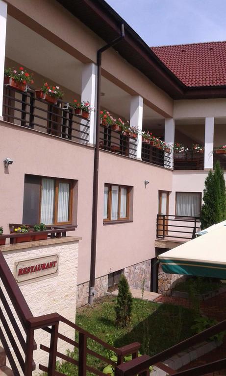 Pension Laura Cheile Turzii Petreştii de Jos Esterno foto