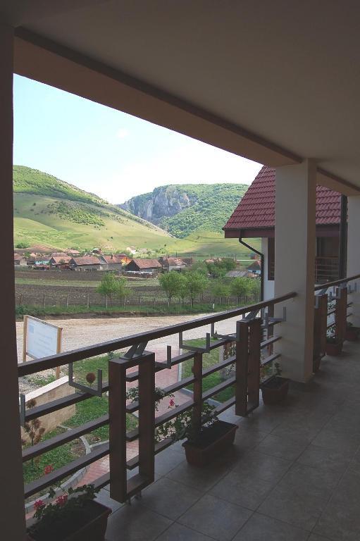 Pension Laura Cheile Turzii Petreştii de Jos Esterno foto